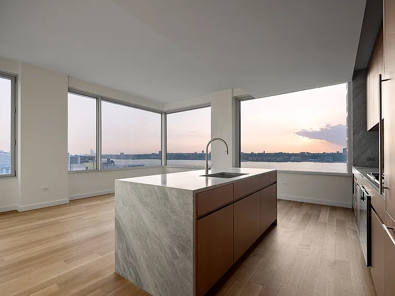 611 W 56th St #15B — Photo 3