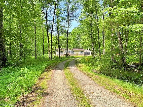 5th image of 4233 Mahoning Rd