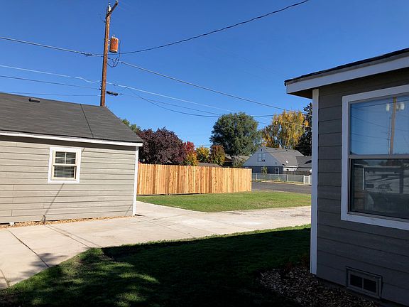 2nd image of 397 SE Court St