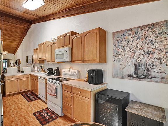 4th image of 2271 Dogwood Court #2271