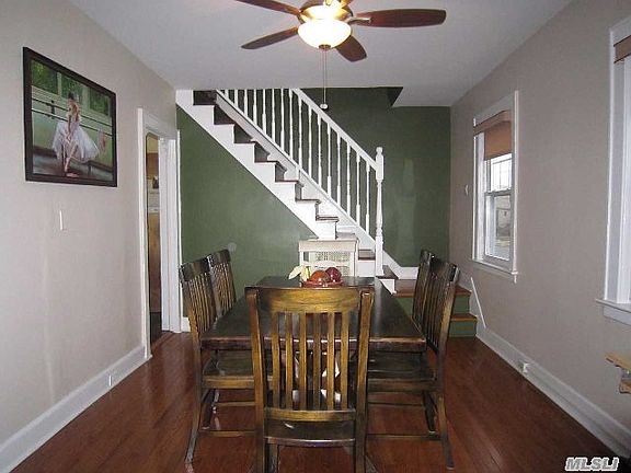 4th image of 122 Wood St