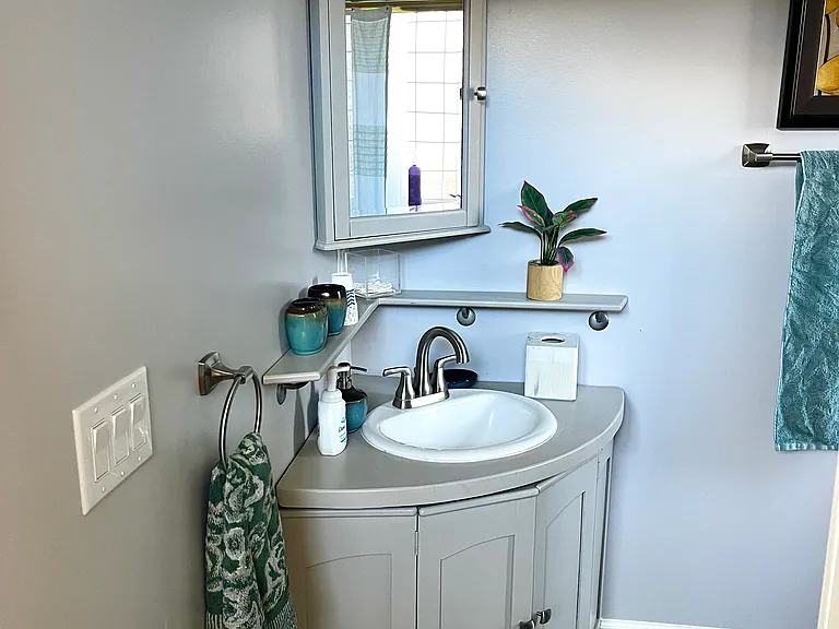1321 E Lasalle Ave — Photo 17