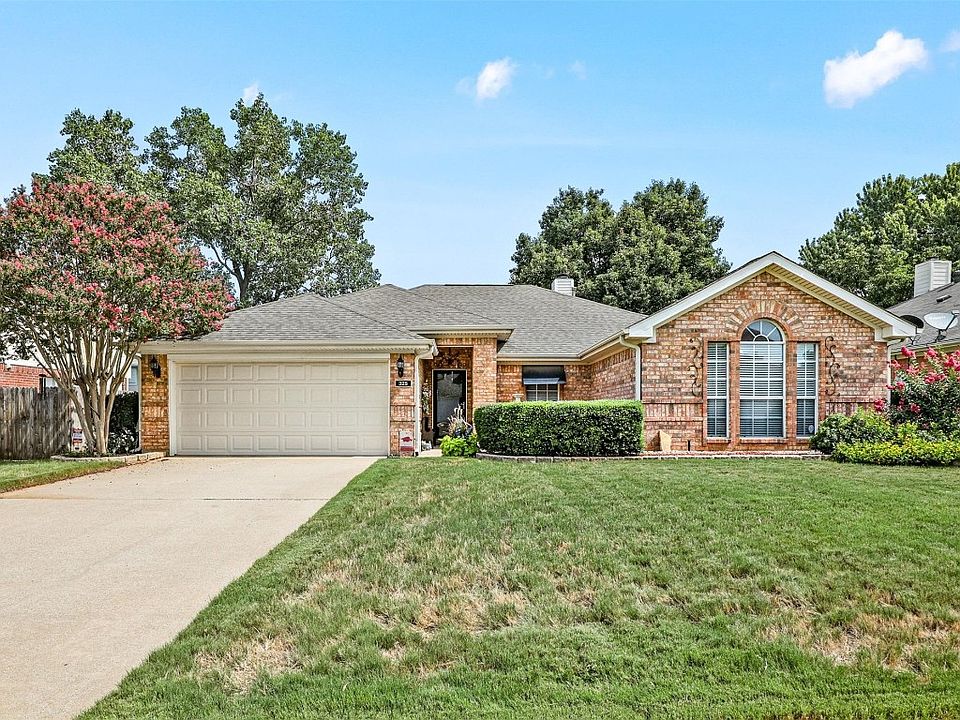 1st image of 325 Stately Oak Ln