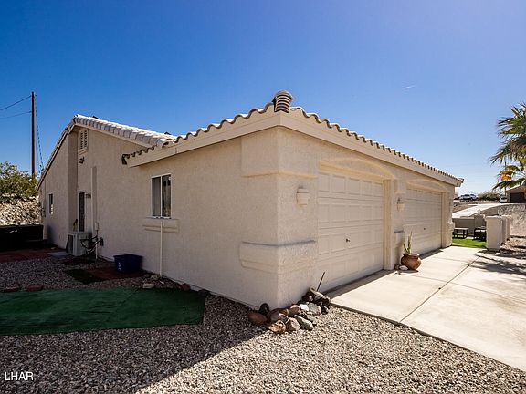 2nd image of 2815 Bamboo Ct
