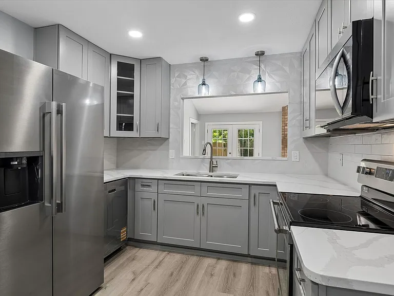 17 Oldstream Ct — Photo 3