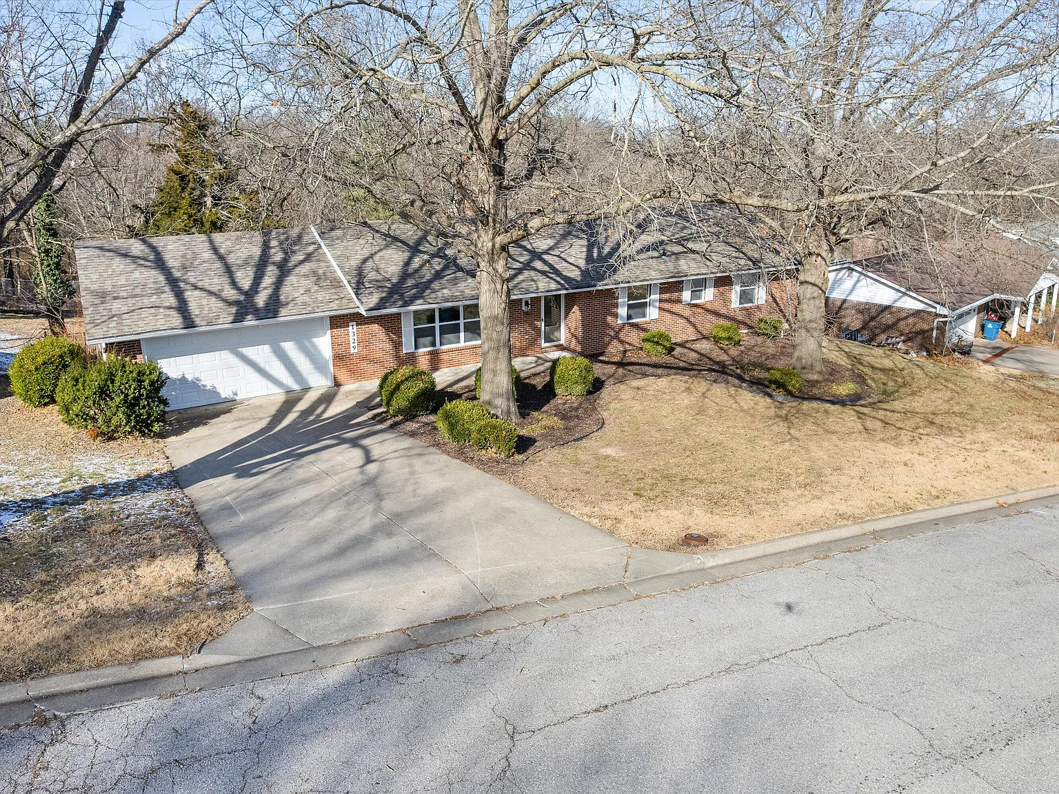 4 bed, 2.5 bath, 2628 sqft, $2,600 — Photo 3