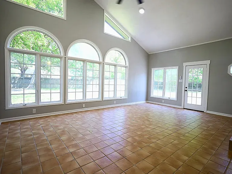 612 Circle Dr — Photo 32