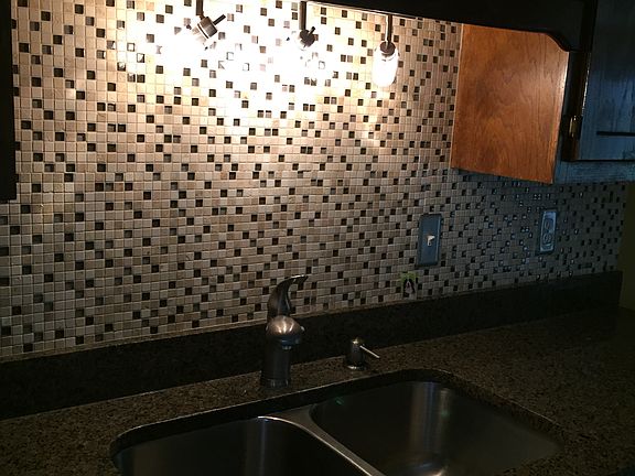 New backsplash and granite 