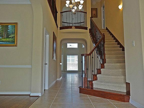 3rd image of 3915 Bowie Bend Ln