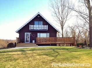 439 Ridgeview Dr, Saint Marys, WV 26170