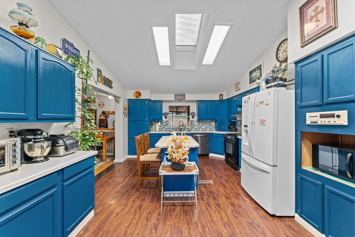 next background image