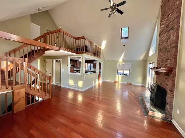 26 Bruce St, Grafton, MA 01519