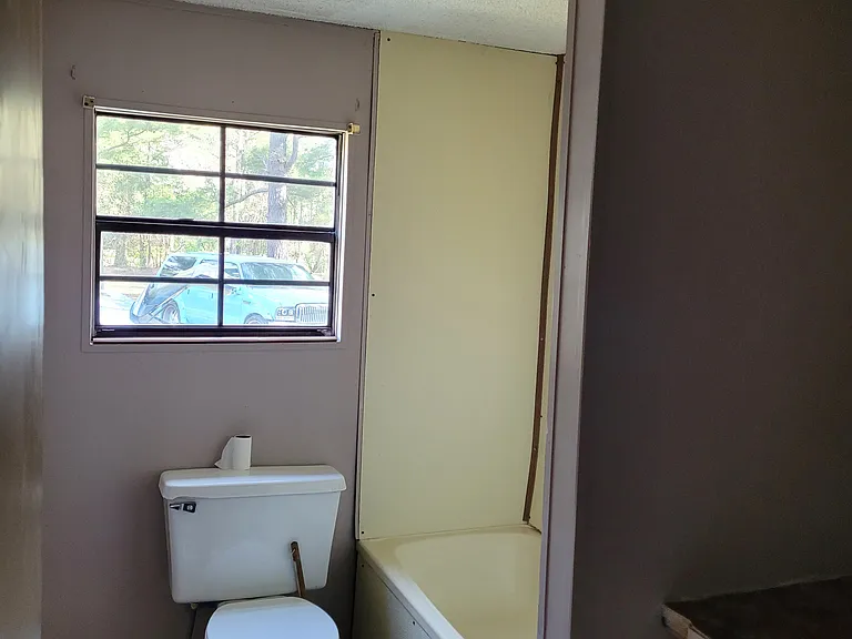 1038 Viking Ct — Photo 8