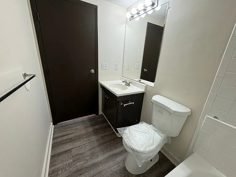 4912 Douglas Rd — Photo 31