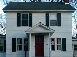 1274 Regent St, Niskayuna, NY 12309