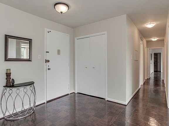 2nd image of 10500 Rockville Pike Unit 504