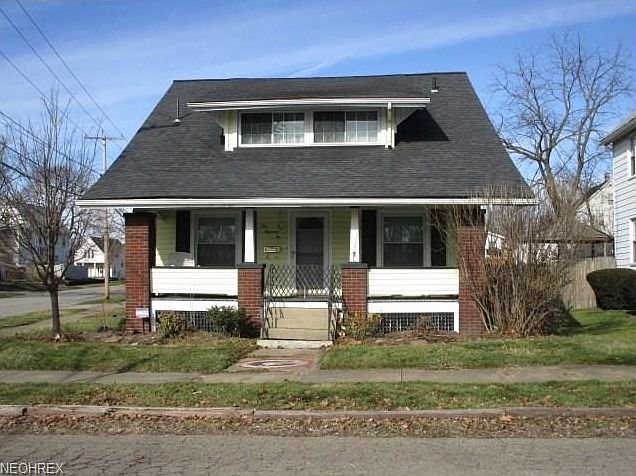 1st image of 102 Hazel St