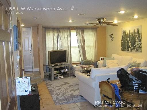 3rd image of 1651 W Wrightwood Ave APT 1