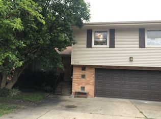 3900 Circle Dr, Brookfield, IL 60513