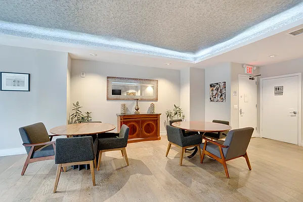 Rented by Bond New York | media 61