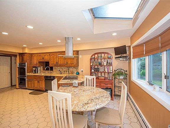 3rd image of 3 Country Squire Ct #C