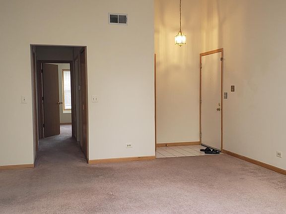3rd image of 1517 W Hawkes St Unit 4