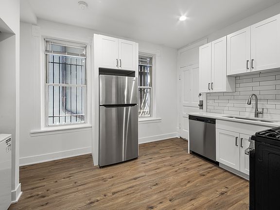 3rd image of 2029 N Damen Ave #1FR