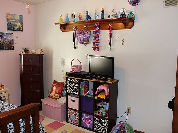 3rd image of 1029 Rambeau Dr