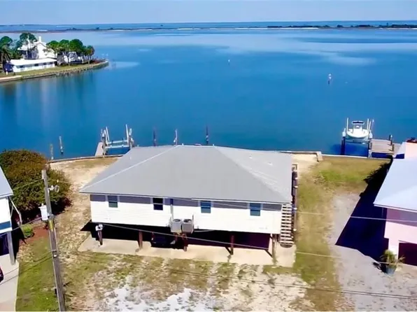 856 Desoto Dr #A, Dauphin Island, AL 36528