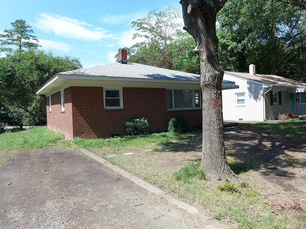 2 bed, 896 sqft, $1,495 — Photo 2