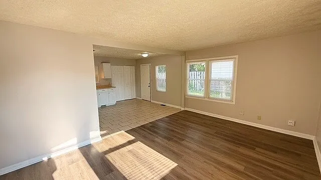 3120 Falcon Dr — Photo 5