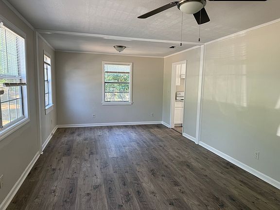 3rd image of 905 Blanton St