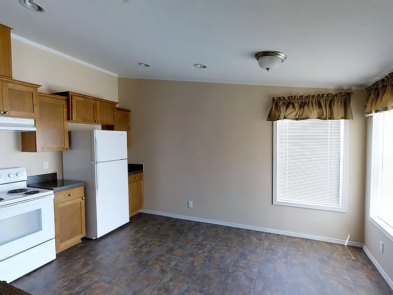 321 E Lime St — Photo 3