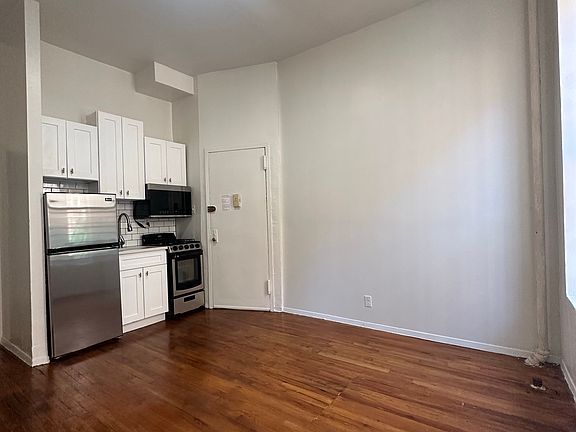 2nd image of 219 E 32nd St APT 1D