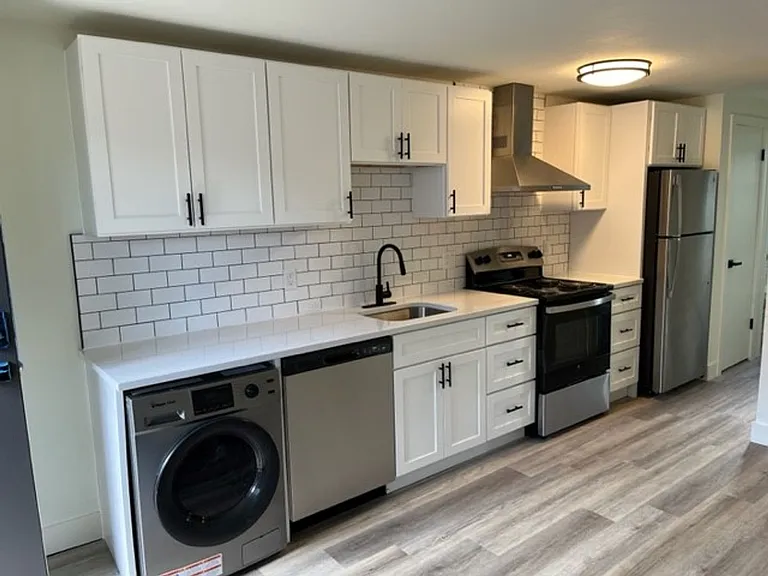 Adamson Apartments — Photo 21
