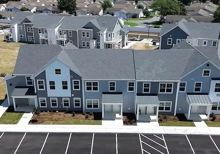 Foster Commons — Photo 10