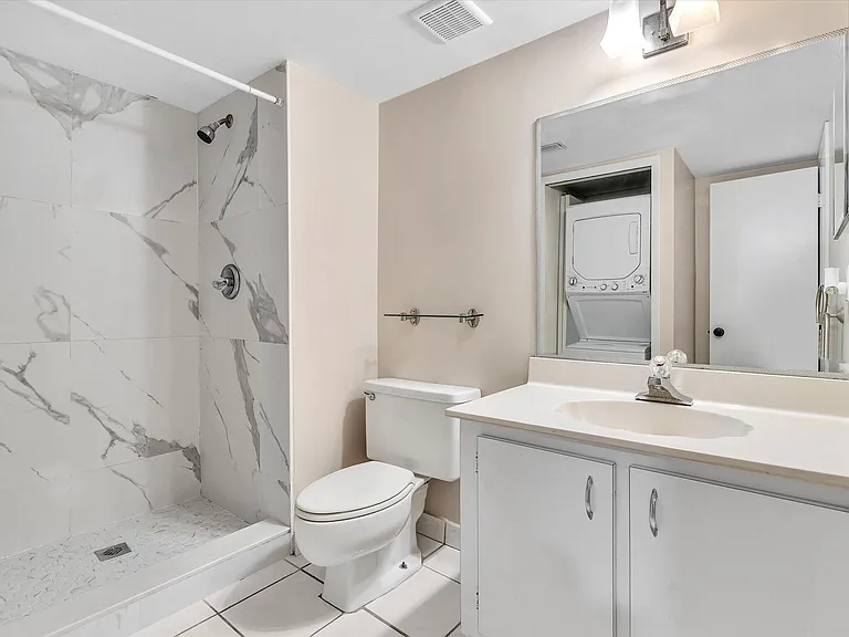16252 Laurel Dr #201 — Photo 28