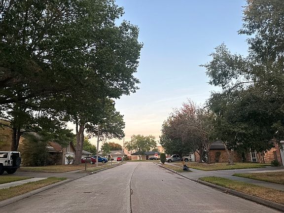 4th image of 1306 Valley Landing Dr