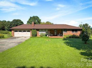 5158 Bob Farr Dr, Morganton, NC 28655
