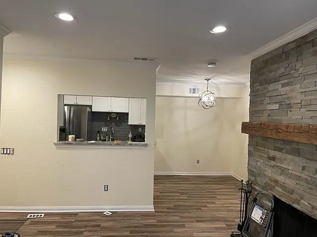1880 White Oak Dr — Photo 14