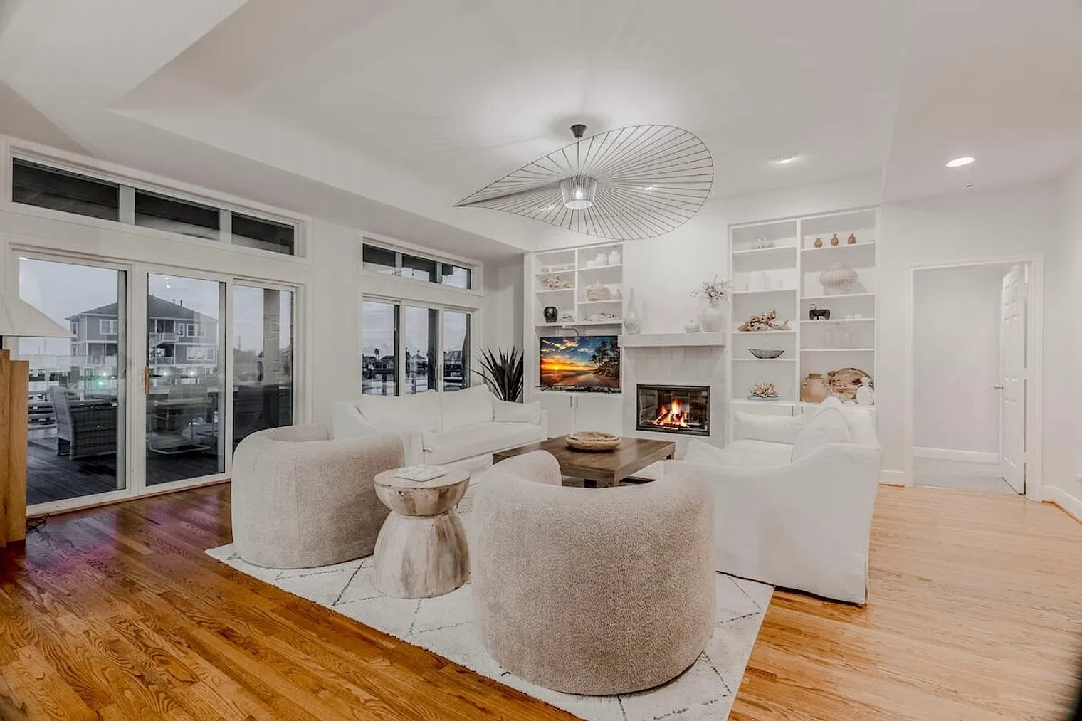 3 bed, 3.0 bath, $6,599 — Photo 1