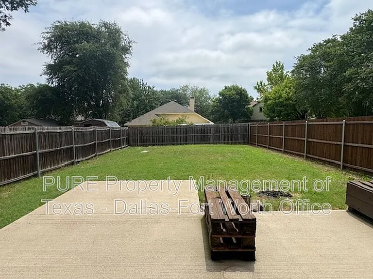 1404 Straus Rd — Photo 22