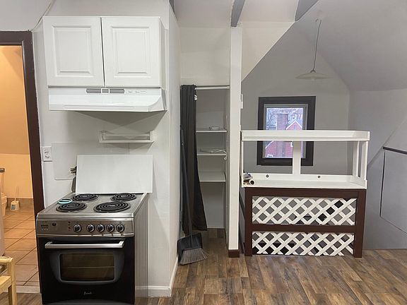 5th image of 284 Jessamine Ave Floor 2