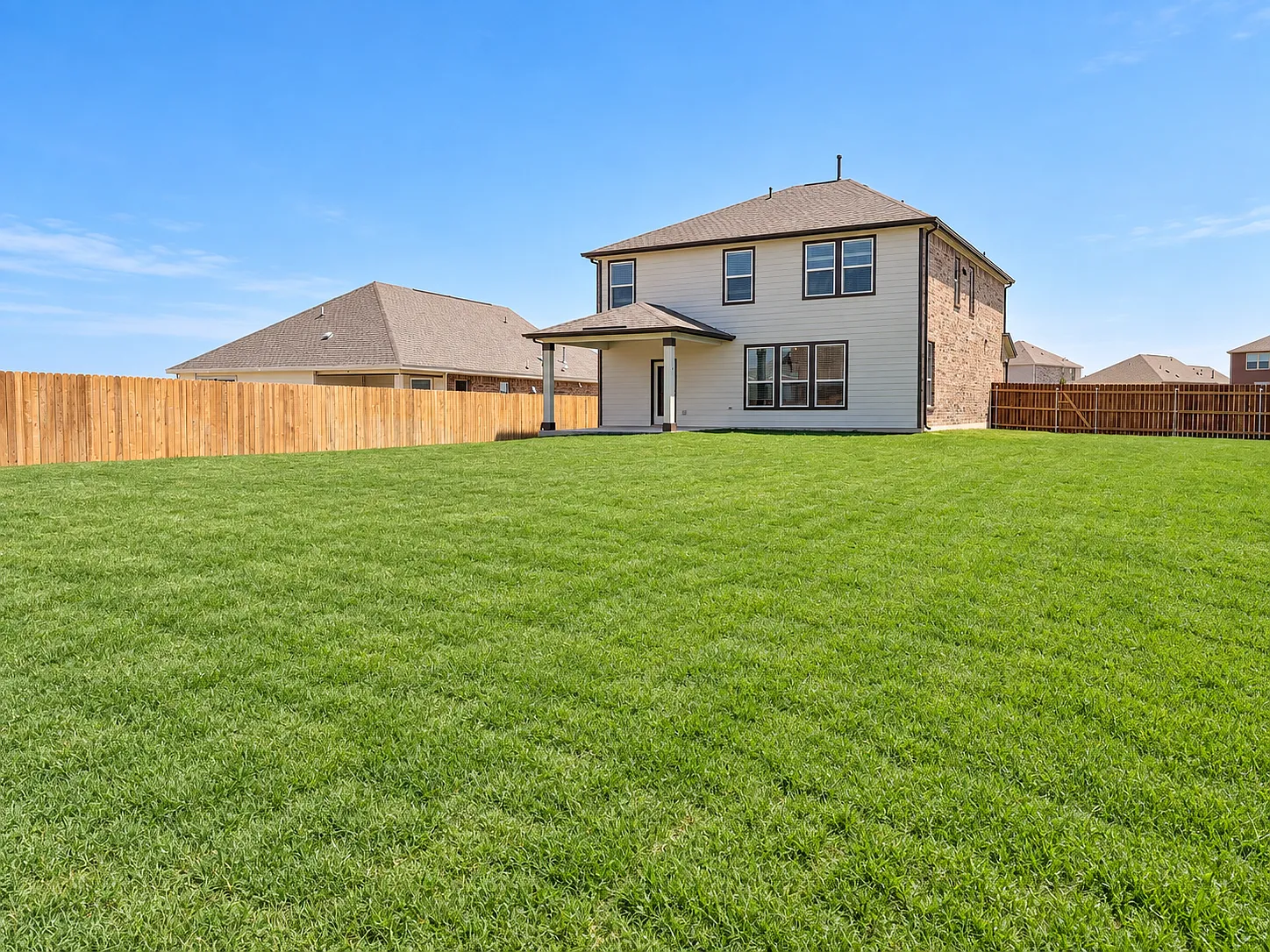 5 bed, 3.5 bath, 2900 sqft, $2,998 — Photo 4