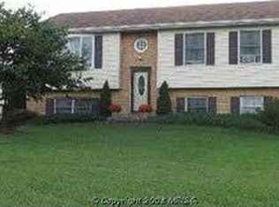 87 Ireland Dr, Falling Waters, WV 25419