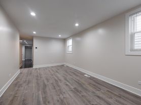 2821 N Campbell Ave, Chicago, IL
