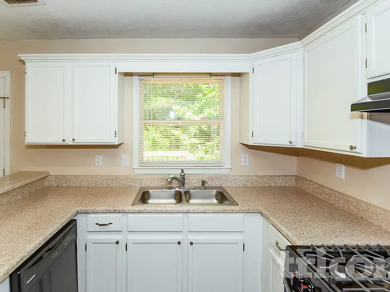 1320 Timber Walk Dr — Photo 5