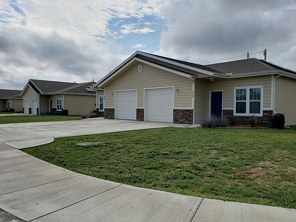 3rd image of 213 Sunflower Ln #16428687