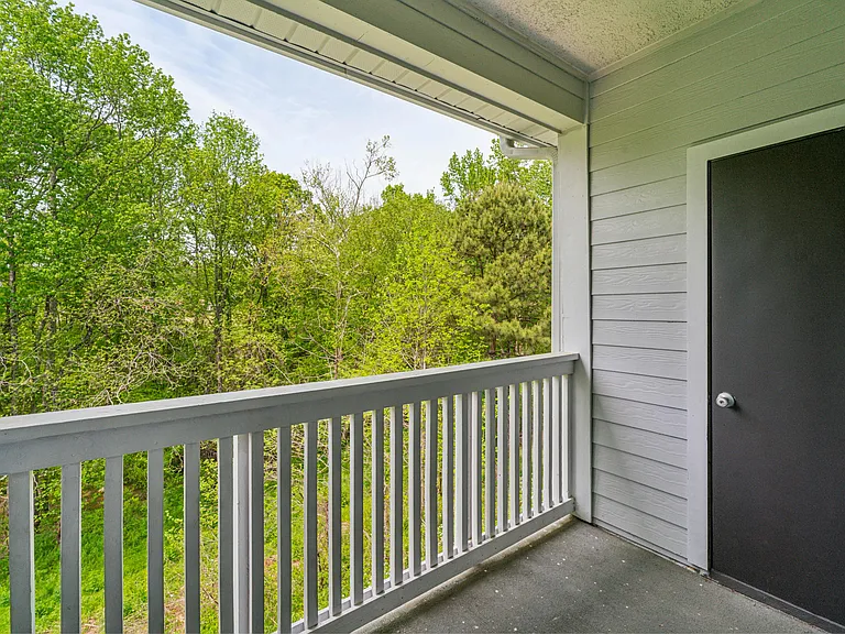 Waterford Creek Apartments — Photo 33