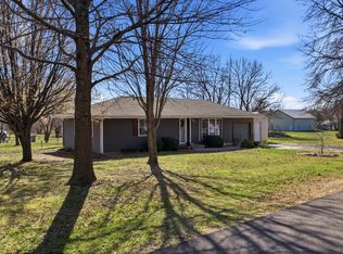506 1st St, Stockton, MO 65785